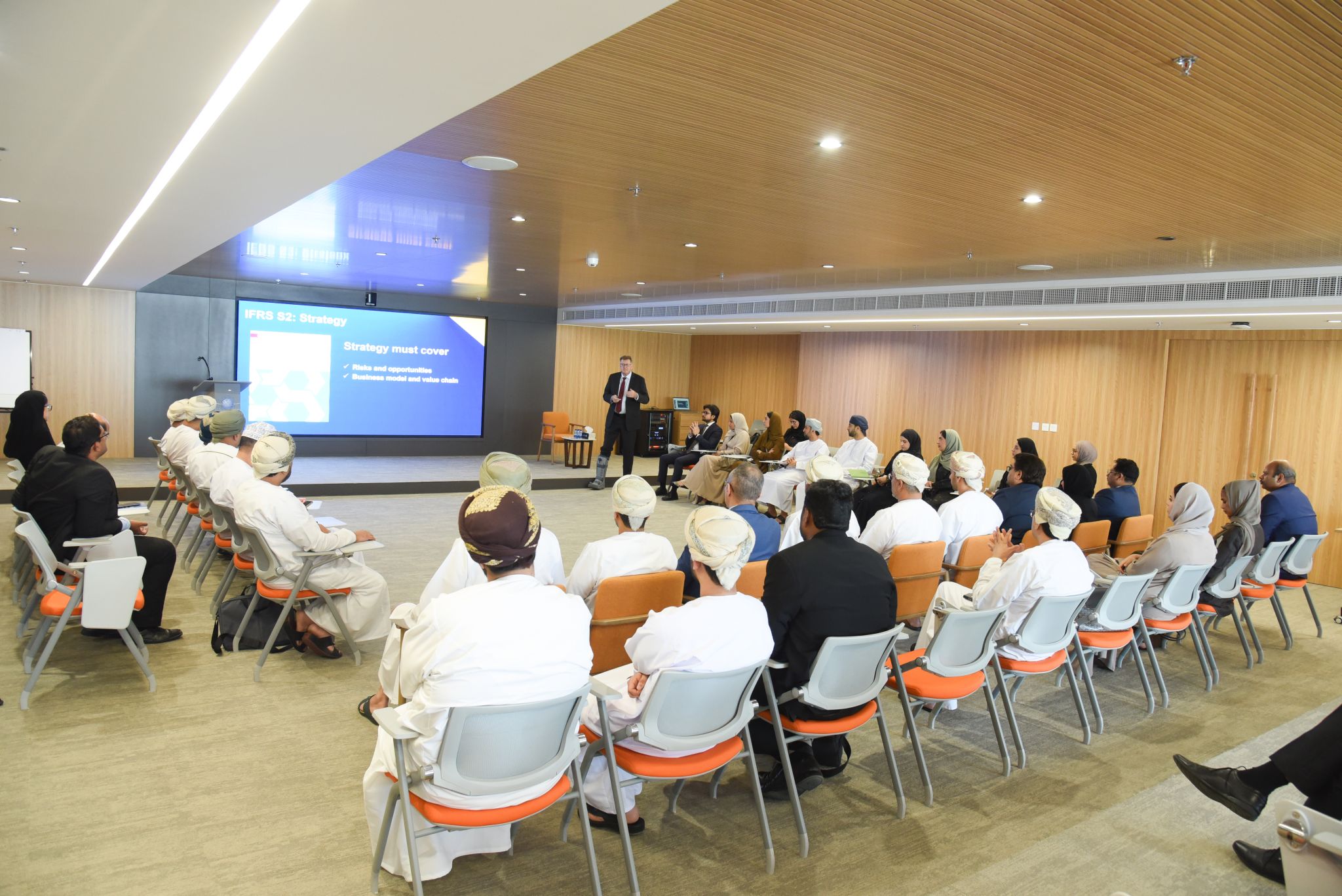 Crowe Oman C-Suite Training Session - Image 4