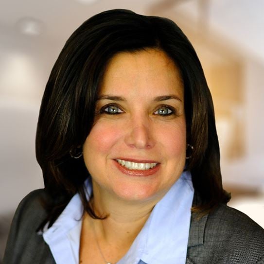 Kelly Frank Headshot