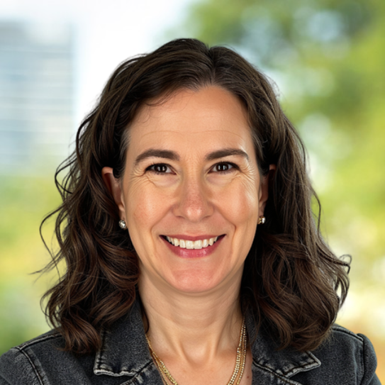 Sara Arvold Headshot