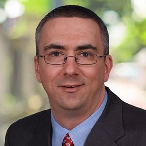 Tom Niedzielski headshot