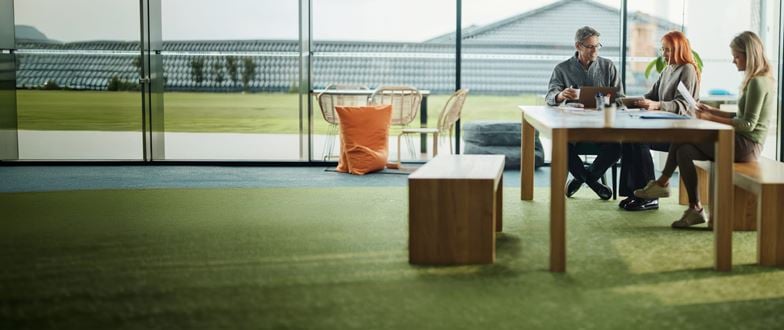 Industry specialists collaborate to help organizations navigate change across business functions.