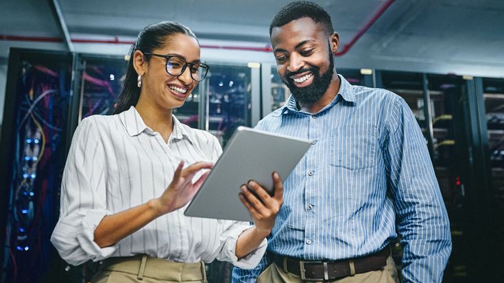 Cybersecurity professionals collaborate on ransomware incident response.