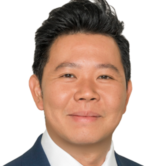 Justin Tan headshot