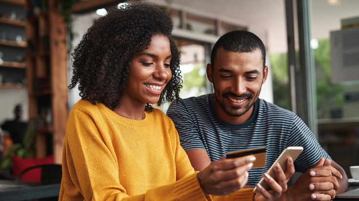 couple avec carte de credit