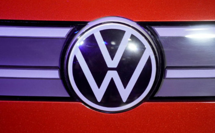 VW TO SWITCH EV BATTERY TYPE