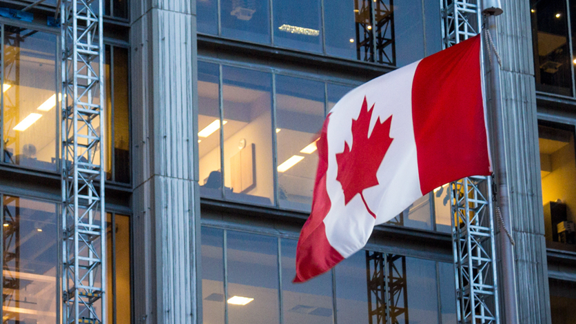 Canada_Flag_Commercial_Building