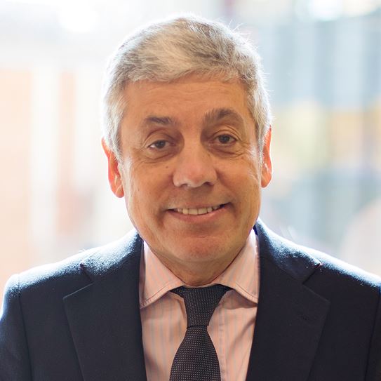 Socio Emilio Alvarez
