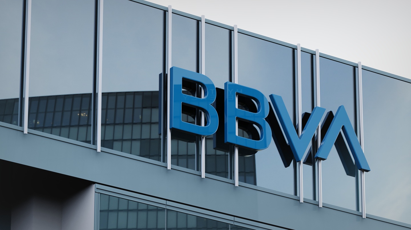 Los cinco momentos clave en los que la prima de la opa de BBVA al Sabadell se estrechó más