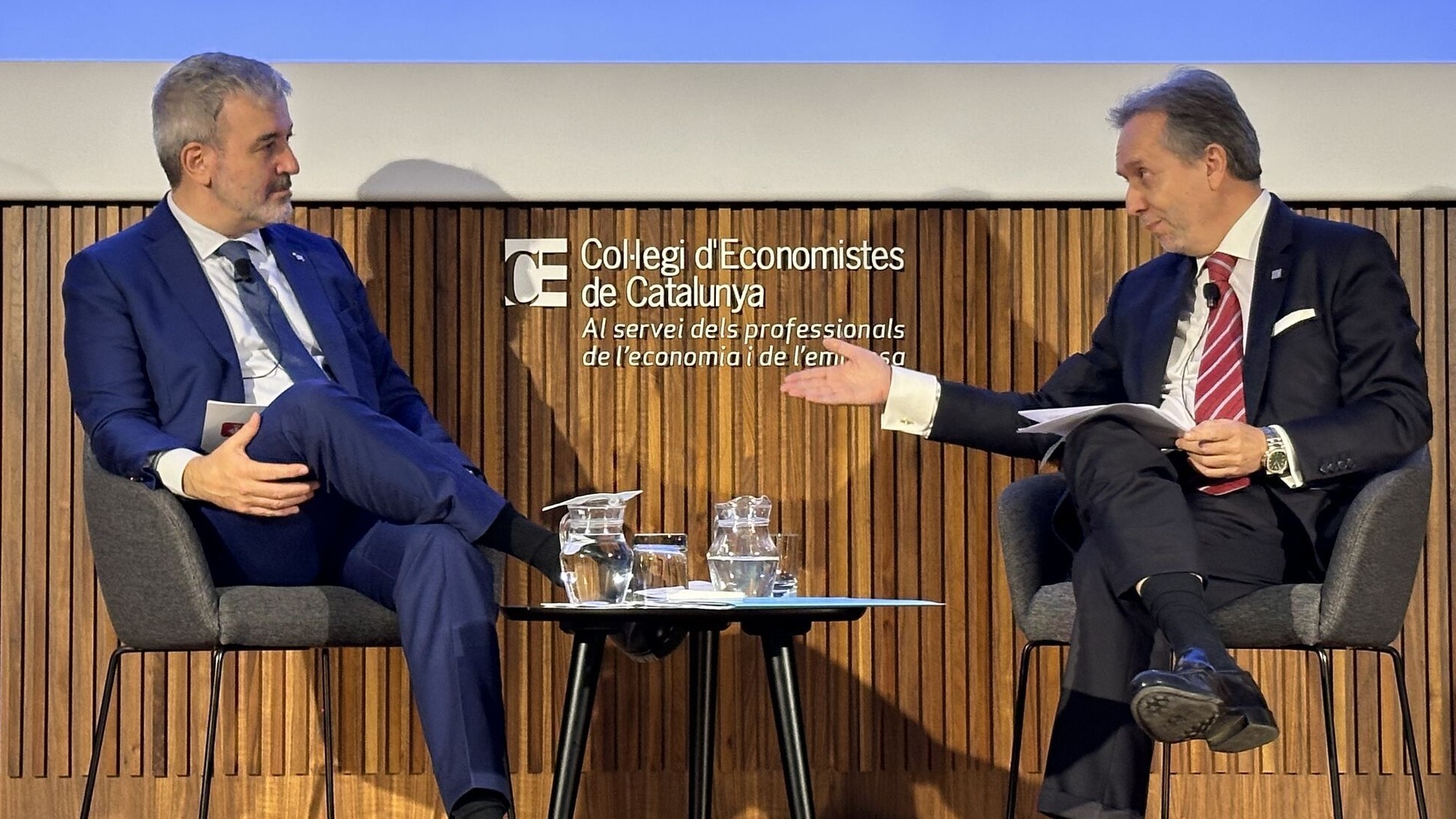 Jaume Collboni Cuadrado y Carlos Puig de Travy en el marco de economistas.