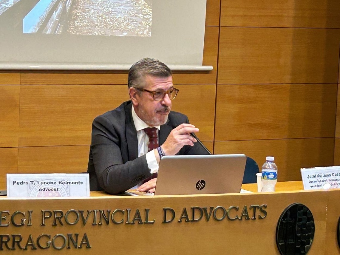 Jordi de Juan analiza las especialidades tributarias a las que se someten las autoridades portuarias.