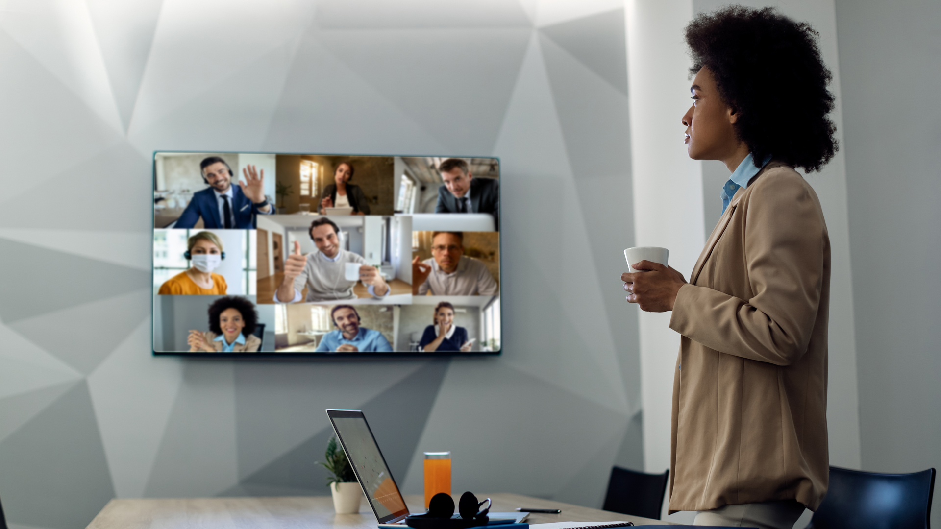 Expert Insights To Help Business Leaders Manage Remote Teams | Crowe Global