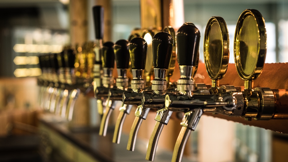 Financial challenges facing pub and bar sector as Covid supports cease