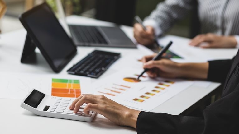 Financial Advisory Meeting Analyzing