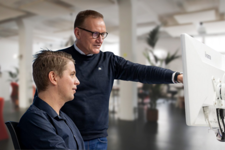 Marcel met collega