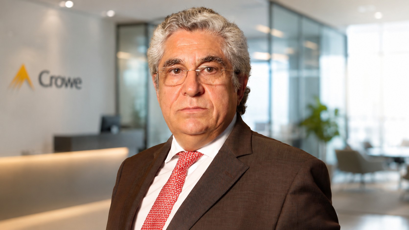 Crowe | José Poças Esteves