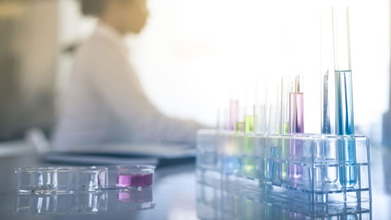 medical-pipettes-lady-background
