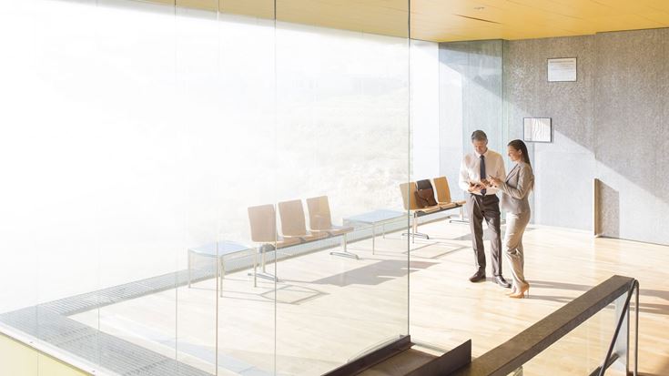 People-talking-in-lobby